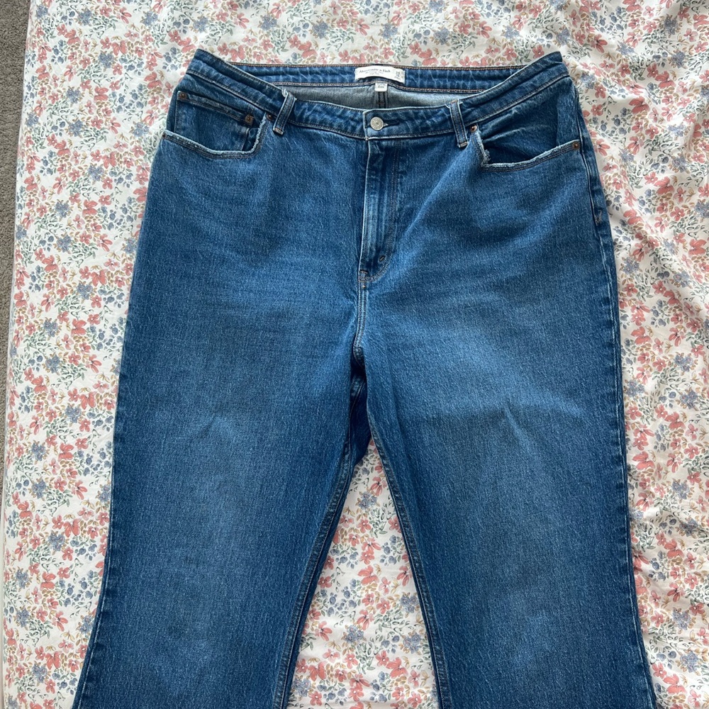Women’s “The Vintage Flare High Rise” Curve Love Jeans